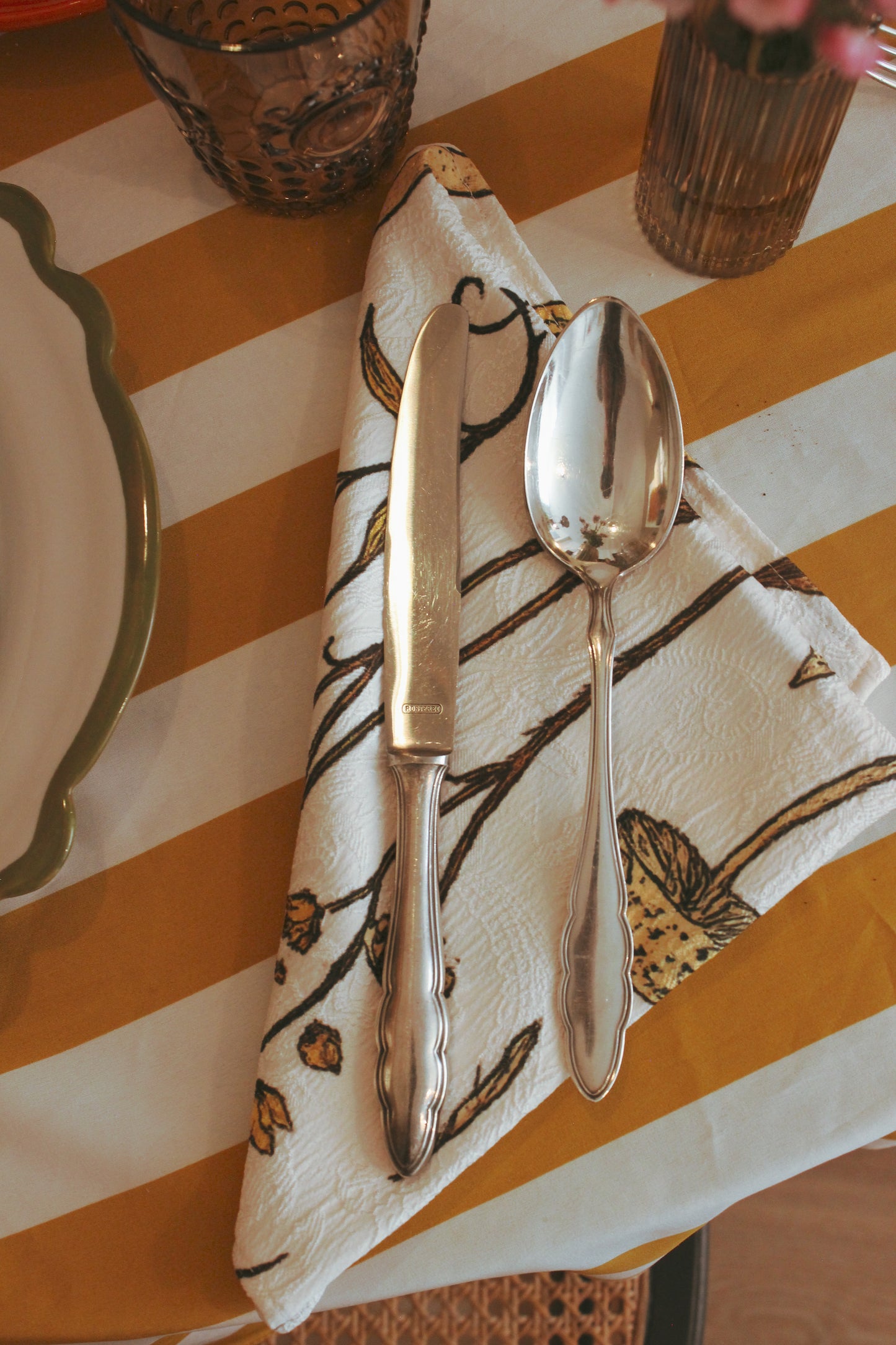 Mantel Pinakes Yellow