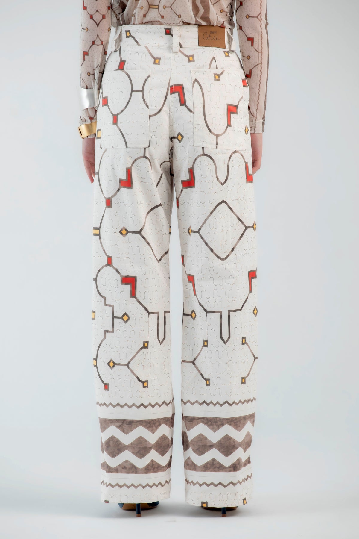 Myrtha Pant